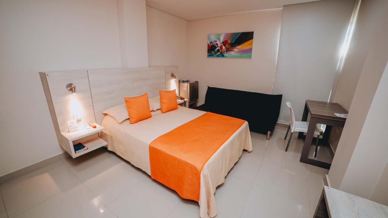 Hotel Seven Монтерия Экстерьер фото